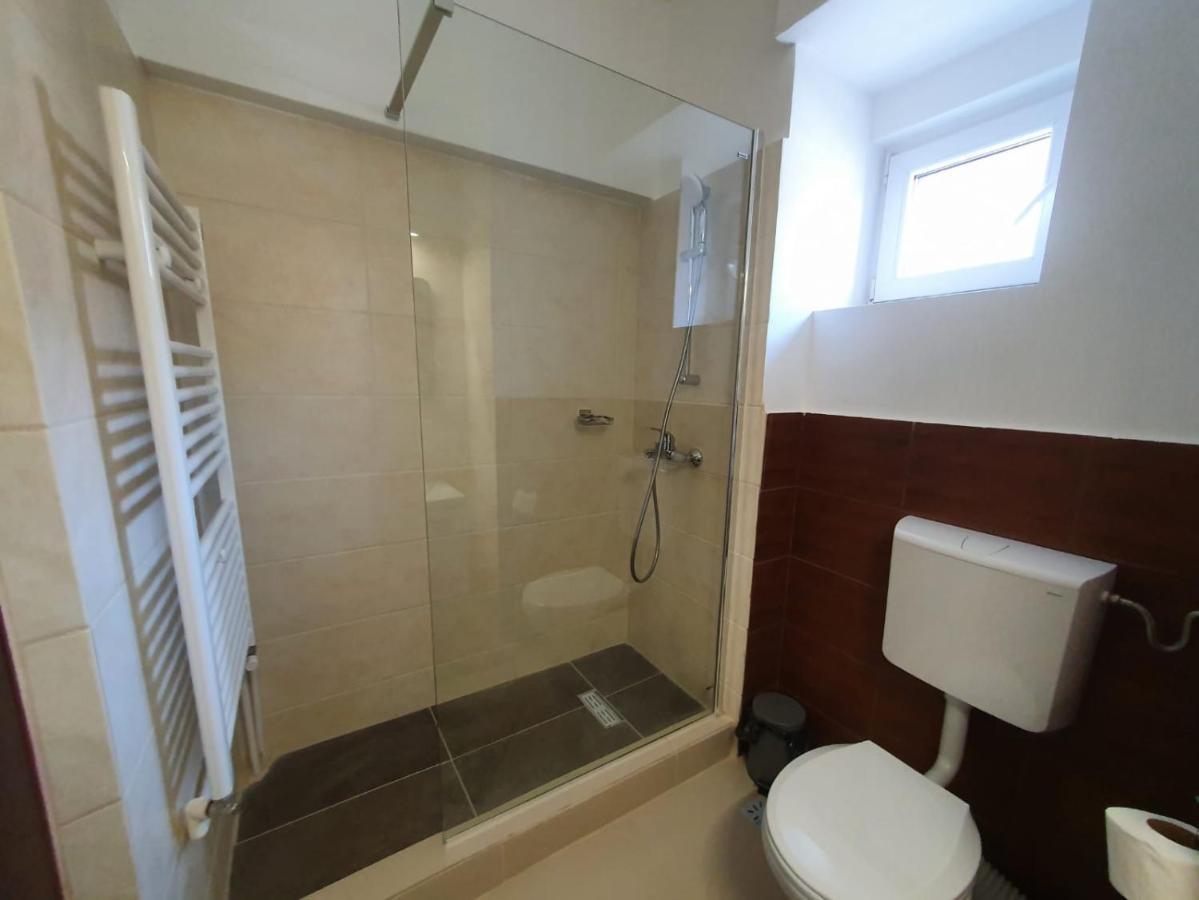 Petrosani Camere De Inchiriat - Hotel Petroshani Srl Eksteriør bilde