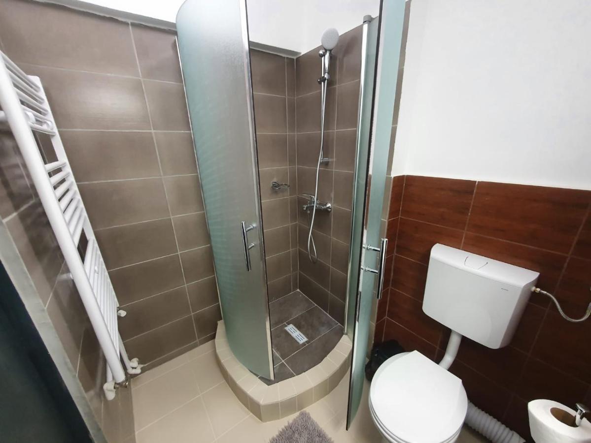 Petrosani Camere De Inchiriat - Hotel Petroshani Srl Eksteriør bilde