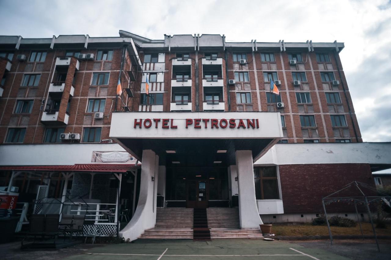 Petrosani Camere De Inchiriat - Hotel Petroshani Srl Eksteriør bilde